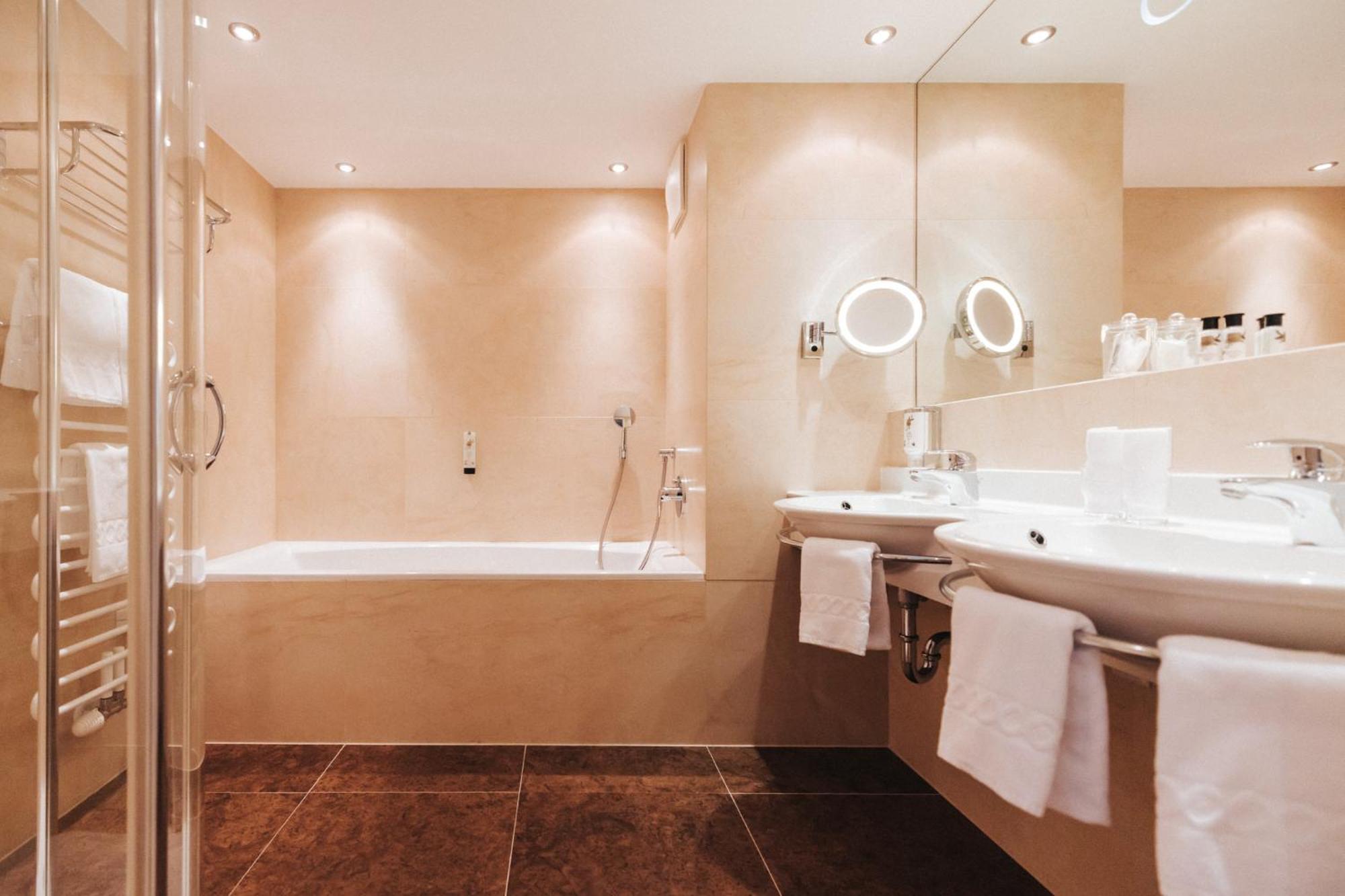 Superior Hotel Schneider Ski-In & Ski-Out Obertauern Chambre photo